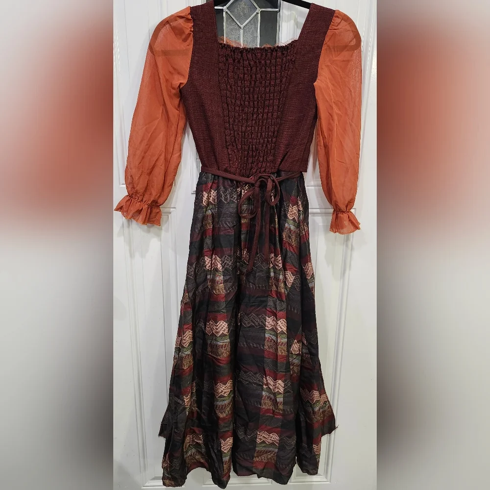 Hocus Pocus Mary Sanderson Kid's Costume Size Medium 8-10 Dress & Apron